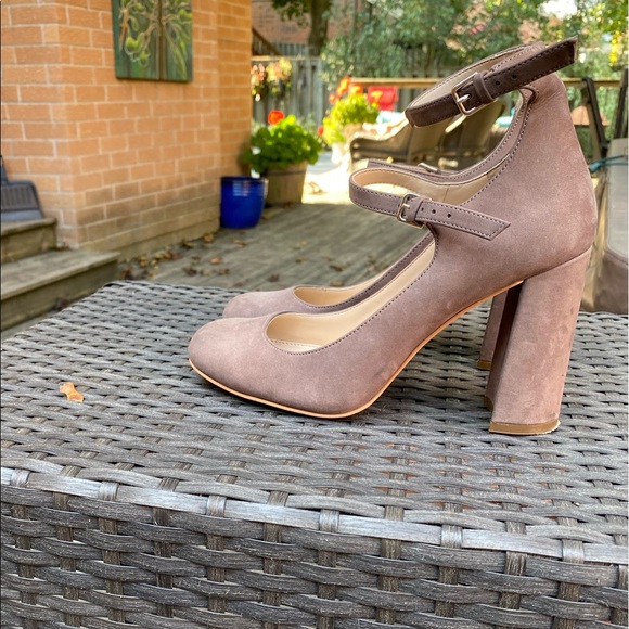 Tan Vince Camuto Heels - Picture 3 of 4